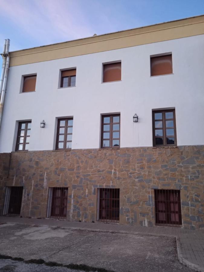Apartamentos Refugio Del Viajero Parauta Exterior foto
